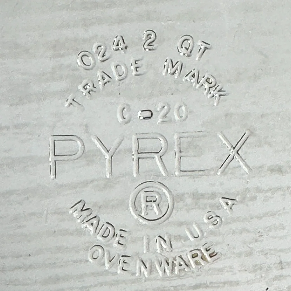 Pyrex vintage silver